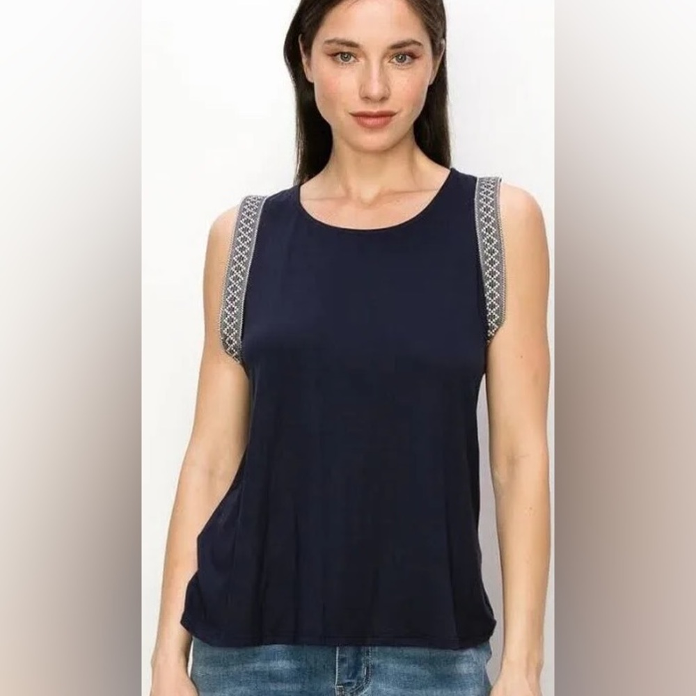 NEW W5 Embroiderd Tank Top Size Small